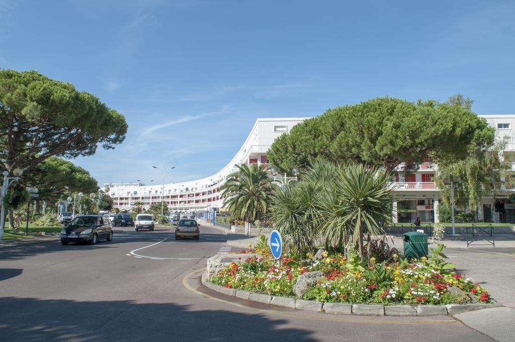 Brit Hotel Hermitage Royan Esterno foto