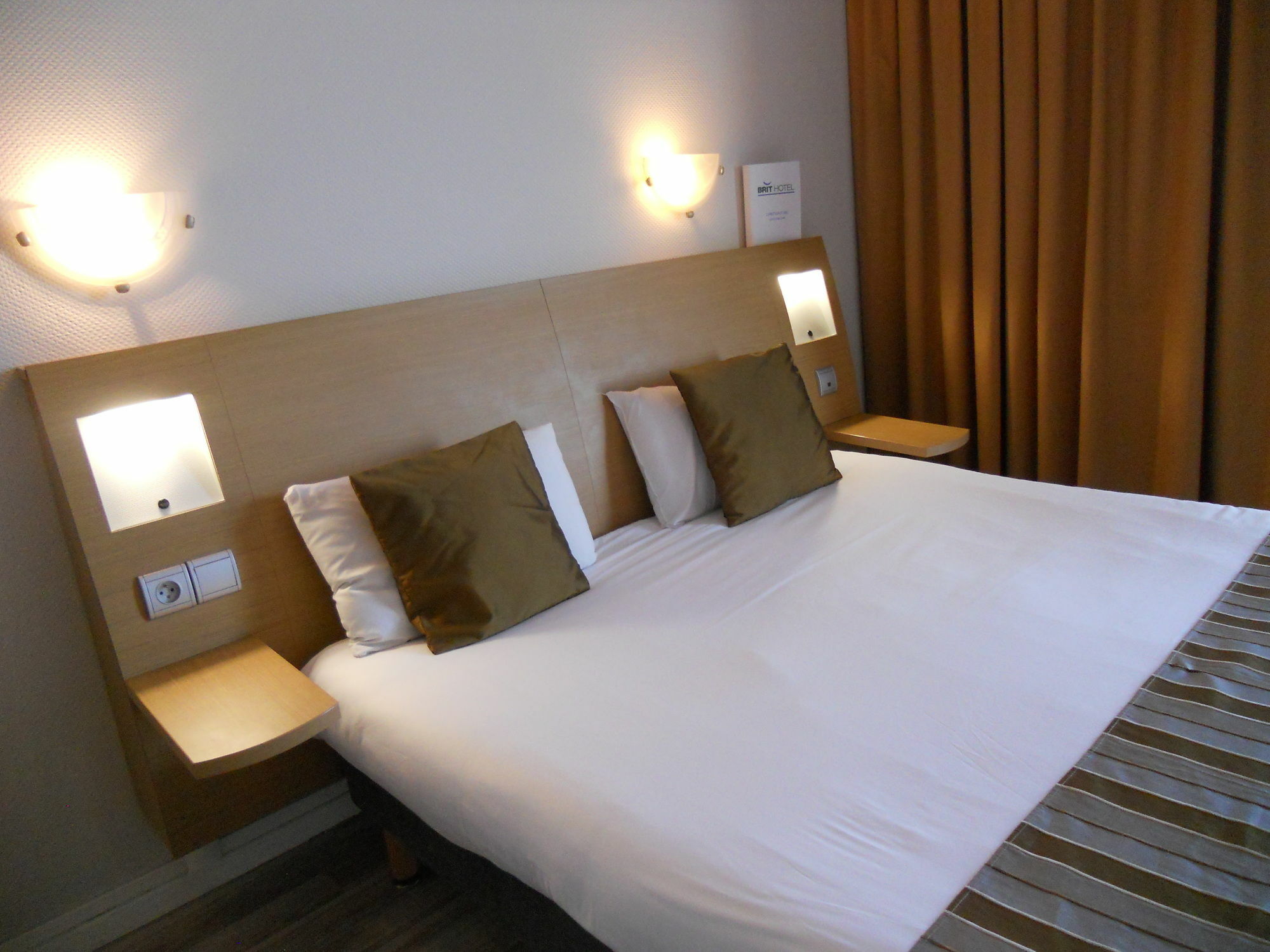 Brit Hotel Hermitage Royan Esterno foto